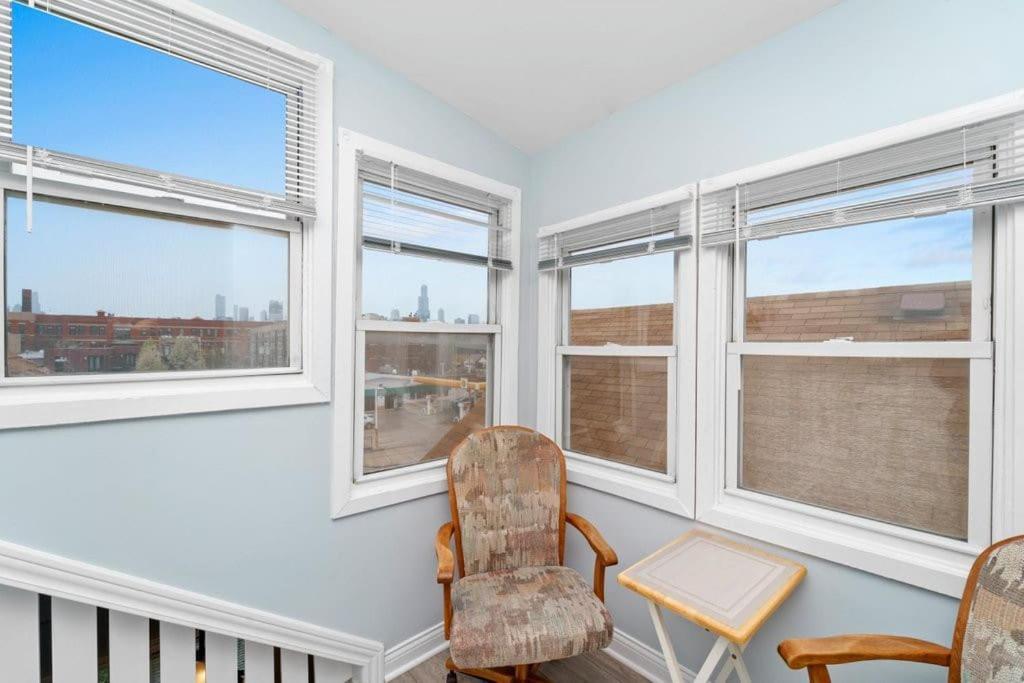 Cozy, Top-Floor 3Br Loft With Balcony In West Town Chicago Buitenkant foto