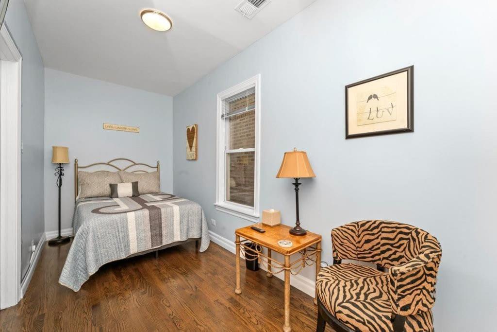 Cozy, Top-Floor 3Br Loft With Balcony In West Town Chicago Buitenkant foto