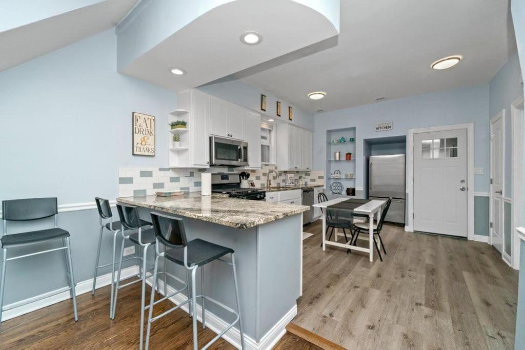 Cozy, Top-Floor 3Br Loft With Balcony In West Town Chicago Buitenkant foto